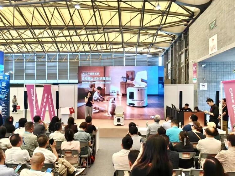 龙虎棋牌2026最新版下载 智能如厕机器东谈主“小伴”厚爱发布 跃伴助力无拦阻科技开荒
